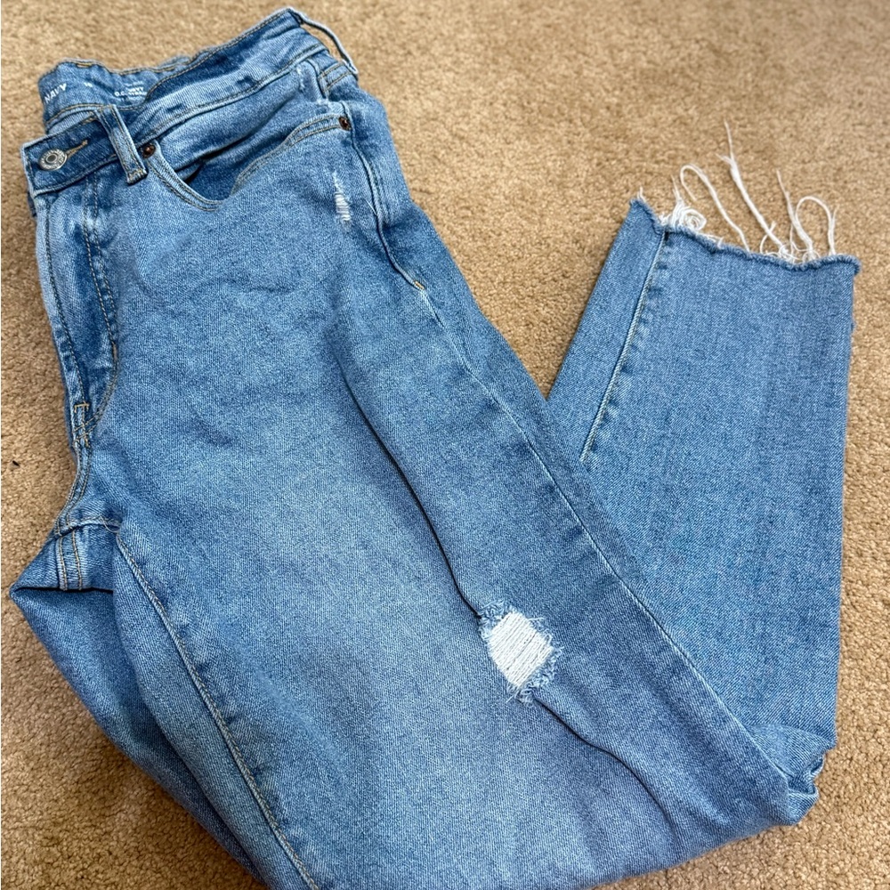 Old Navy Light Blue Cropped Jeans